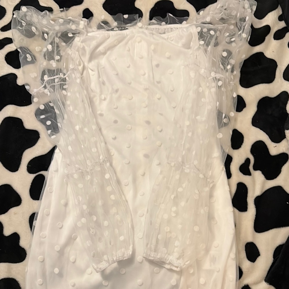 Elegant White Long Sleeve Dress